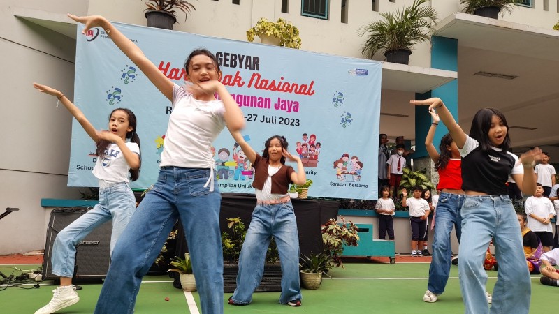 Unjuk bakat siswa (Modern Dance)