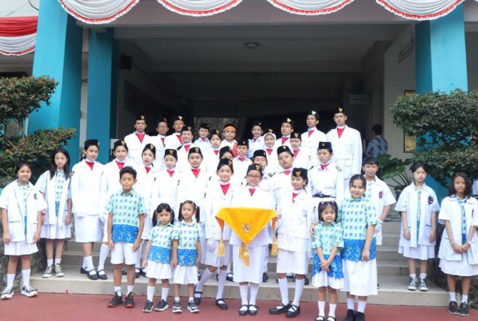 Petugas upacara HUT RI