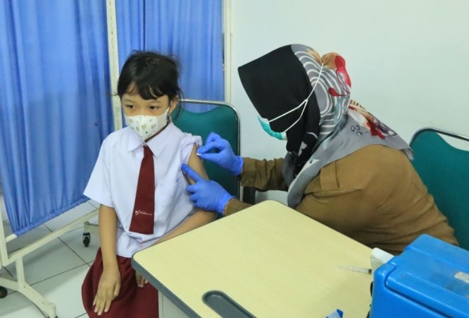 imunisasi siswa secara rutin