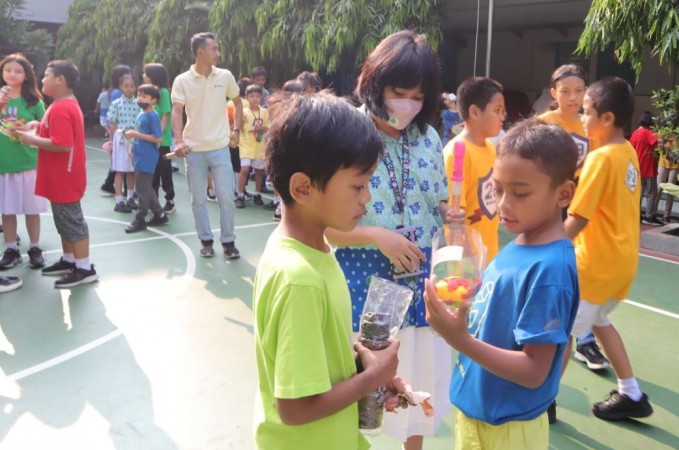 Saling negosiasi harga barang