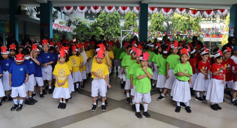 Peserta TK dan SD hadir dengan atribut khusus