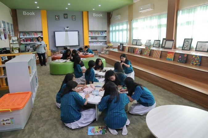 Lesehan pun terasa nyaman