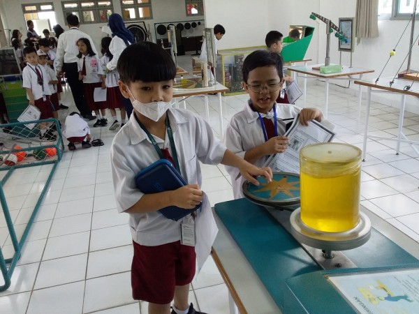 Bermain dengan fluida