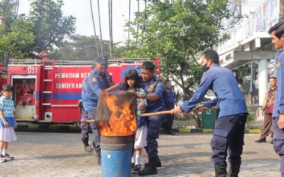 #nivo41m370Desc6 Simulasi Pemadaman Api Kebakaran